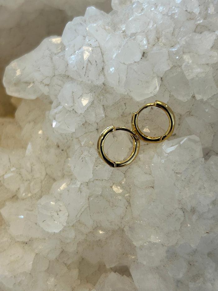 jnb 14K Classic Huggies