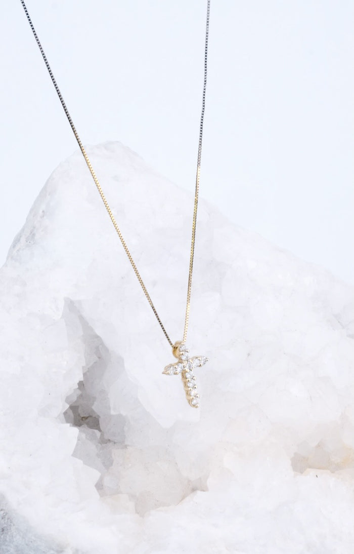 jnb Diamond Cross with Box Chain
