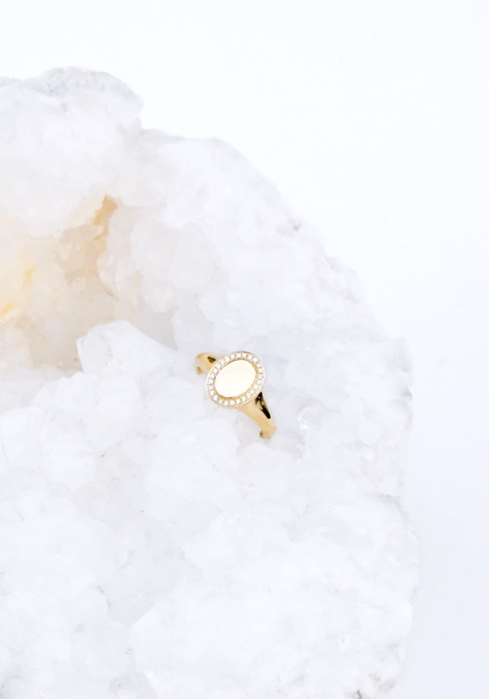 jnb Diamond Halo Signet Ring