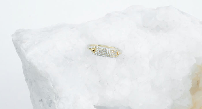 Jnb Pavé Diamond Buckle Ring