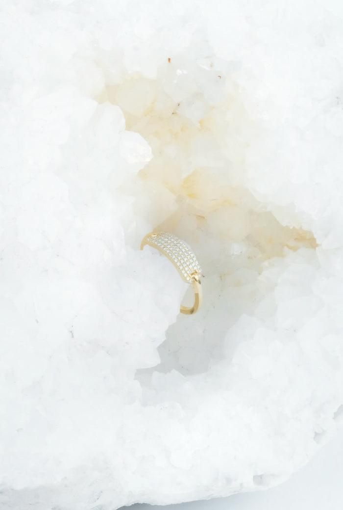 Jnb Pavé Diamond Buckle Ring