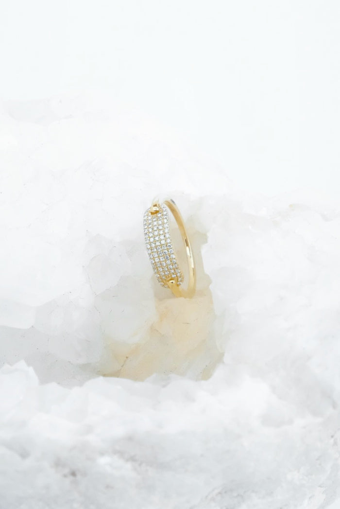 jnb Pavé Diamond Buckle Ring