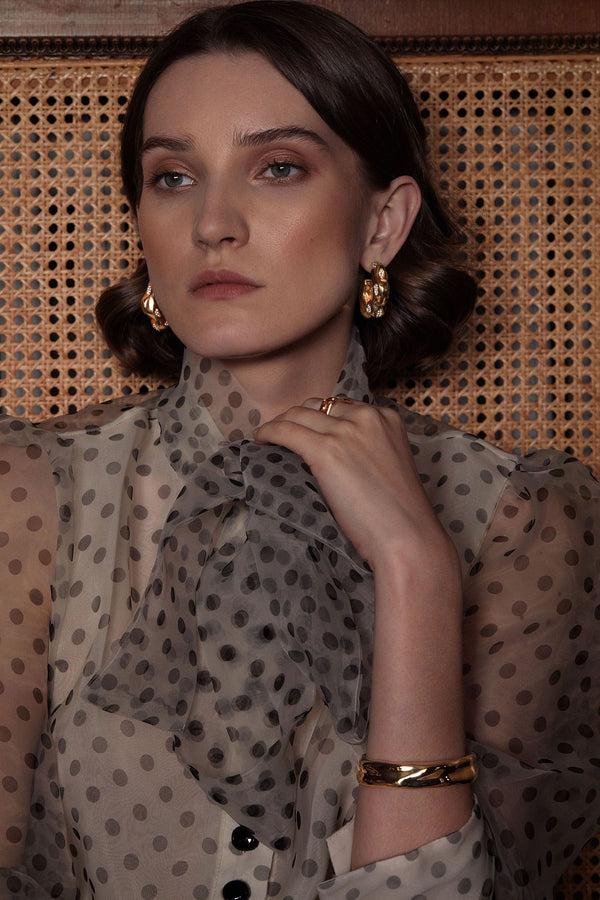 Joanna Laura Constantine FEMININE WAVES HOOP EARRINGS