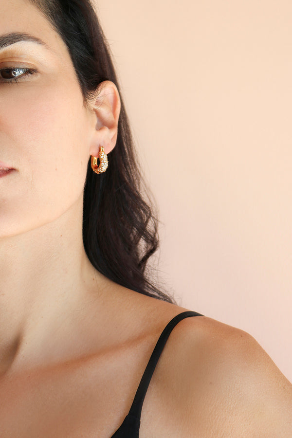 Joanna Laura Constantine MINI WAVE HOOP EARRINGS WITH CUBIC ZIRCONIA