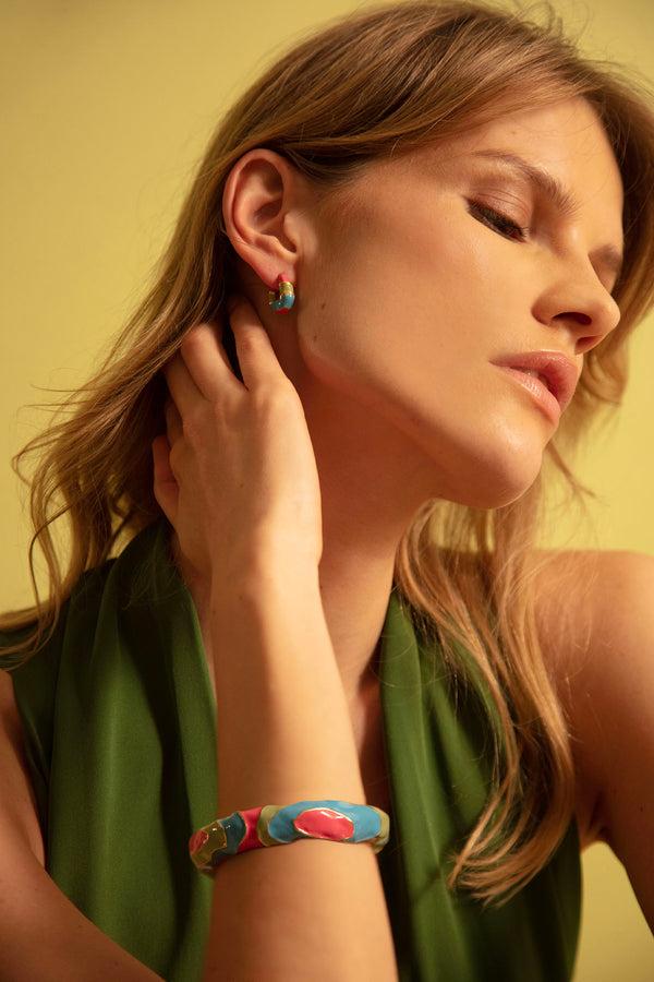 Joanna Laura Constantine MULTICOLORED WAVE BANGLE WITH ENAMEL