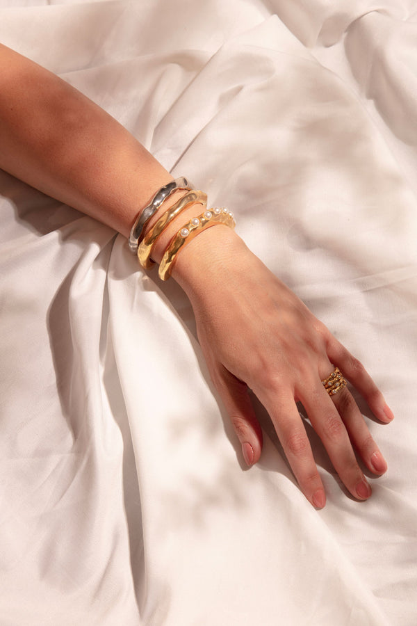 Joanna Laura Constantine STATEMENT WAVE CUFF WITH PEARLS