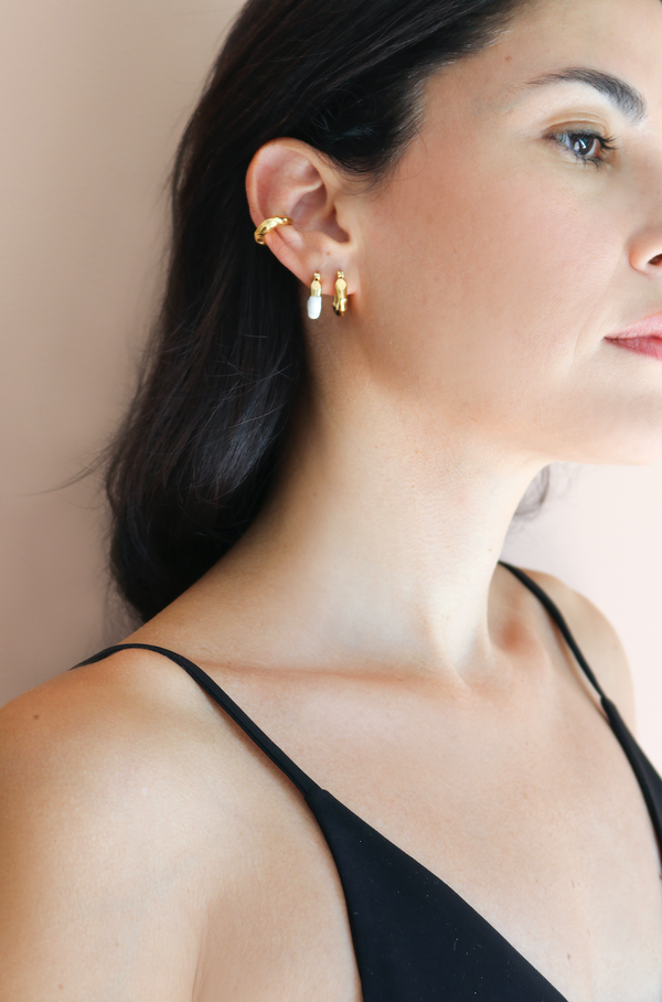 Joanna Laura Constantine STATEMENT WAVES HOOPS WITH HALF ENAMEL