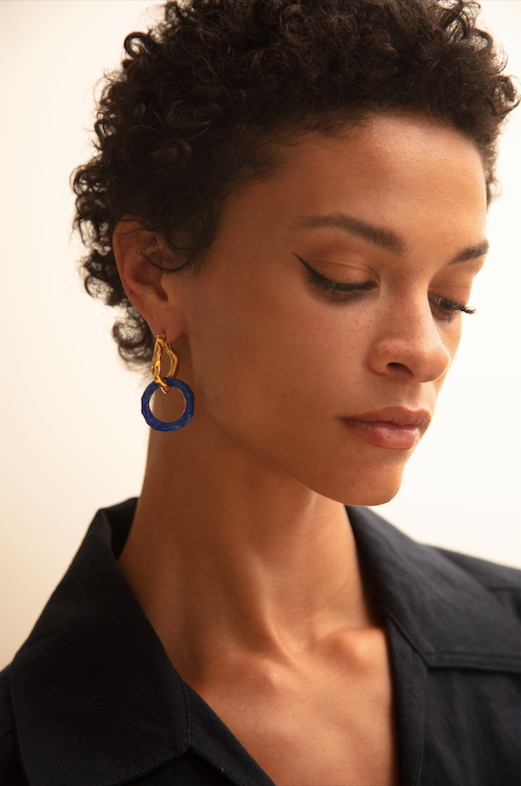 Joanna Laura Constantine WAVE HOOP EARRINGS WITH ENAMEL LINK