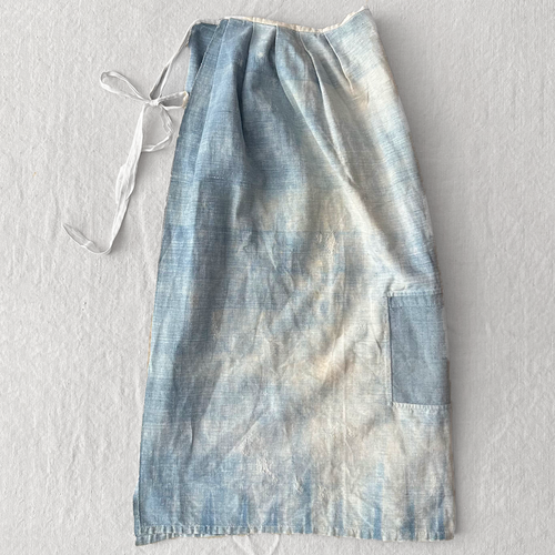 john derian 19th Century French Waist Apron (VA10) Add to cart Details Approx. 20" W x 30" L Tie closure Cotton 19th Century France Please note that vintage items will embrace unique variations such as stains  rips repairs and