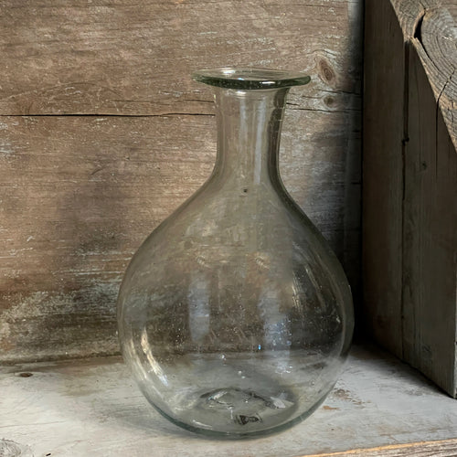 john derian Bistrot Rond Carafe Add to cart This piece can be used as a carafe wine decanter or vase. DetailsRecycled Glass Handblown Each item will feature unique variations Made in France Tunisia and Turkey Please note that b