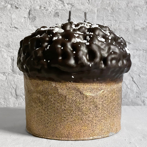 john derian Large Chocolate Panettone Candle Add to cart Details Approx. 8.5" W x 7.5" H Paraffin Wax Each item will feature unique variations Made in Italy Care Remove All Paper Before Burning. Not intended for children.   Cer