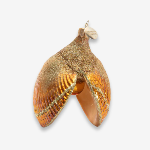 john derian Oyster Clam With Pearl Ornament Add to cart All Holiday ornaments and items are final sale and are not eligible for return or exchange.  This Oyster Clam Ornament looks as if it’s just been pulled from the sea its