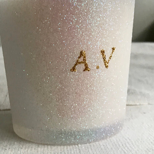 John Derian Palais D'Hiver Scented Candle Add To Cart Contains Essences Of Musky Patchouli Mixed With The Delicious Perfume Of White Flowers. Details 3 1/2" Diameter X 4" Tall 100% Natural 100% Cotton Braided Wick Burn Time: 60-