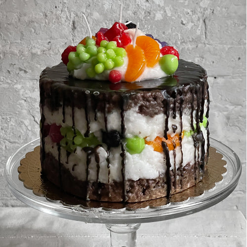 john derian Pandispagna Fruttato Fruity Sponge Candle Add to cart Details 7" W x 6.5" H Paraffin Wax Each item will feature unique variations Made in Italy Care Remove All Paper Before Burning. Not intended for children.   Ce