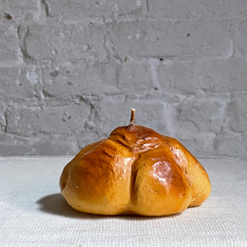 john derian Pane Rosetta Roll Candle Add to cart Details 4.5" L x 2.5" H Paraffin Wax Each item will feature unique variations Made in Italy Care Remove All Paper Before Burning. Not intended for children. Cereria Introna has b