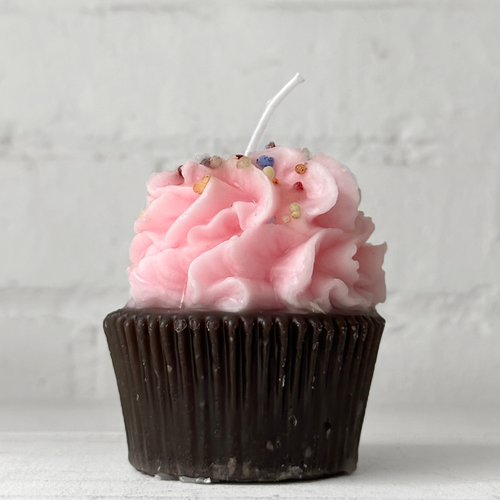 john derian Pink Frosted Chocolate Cupcake Candle Add to cart Details 2.5" W x 3" H Paraffin Wax Each item will feature unique variations Made in Italy Care Remove All Paper Before Burning. Not intended for children. To view all