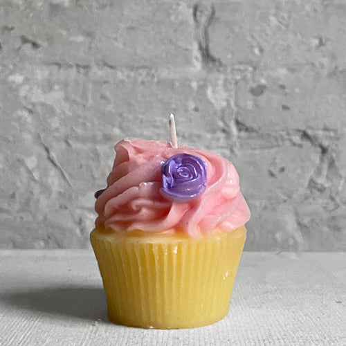 john derian Pink Frosting with Light Purple Flowers Cupcake Candle Add to cart Details 2.5" W x 3" H Paraffin Wax Each item will feature unique variations Made in Italy Care Remove All Paper Before Burning. Not intended for chil