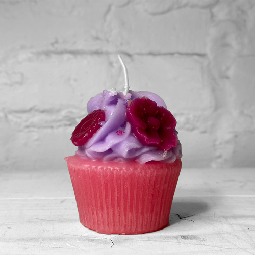 john derian Purple Frosting with Dark Purple Flowers Cupcake Candle Add to cart Details 2.5" W x 3" H Paraffin Wax Each item will feature unique variations Made in Italy Care Remove All Paper Before Burning. Not intended for chi