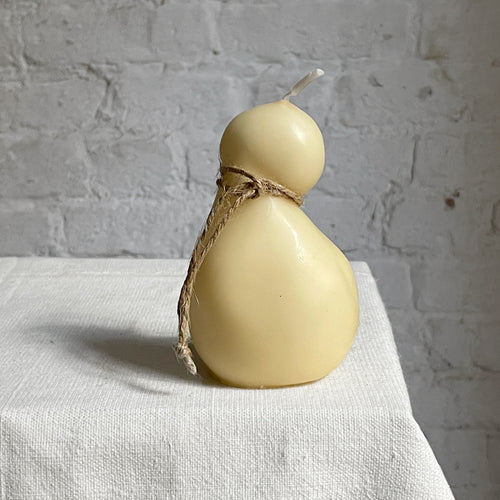 john derian Scamorza Round Cow's Milk Cheese Candle Add to cart Details 2.5" L x 2" W x 4.5" H Paraffin Wax Each item will feature unique variations Made in Italy Care Remove All Paper Before Burning. Not intended for children.