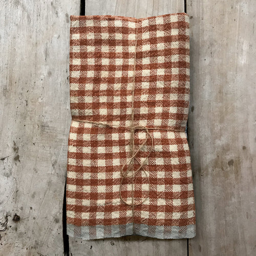 john derian Set of 4 Gingham Napkins in Cognac & Blue Add to cart Set of 4 Two-Toned Napkins Details 20" x 20" 100% Hand-Spun Linen Made in India Care Machine wash cold Gentle cycle Tumble dry. Do not Bleach.   Caravan a celeb