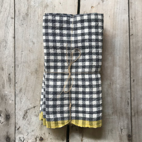 john derian Set of 4 Gingham Napkins in Grey & Dijon Add to cart Set of 4 Two-Toned Napkins Details 20" x 20" 100% Hand-Spun Linen Made in India Care Machine wash cold Gentle cycle Tumble dry. Do not Bleach.   Caravan a celebr