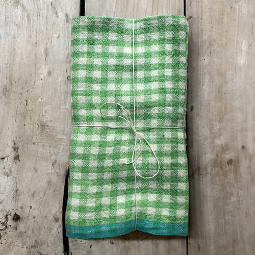 john derian Set of 4 Gingham Napkins in Lime & Aqua Add to cart Set of 4 Two-Toned Napkins Details 20" x 20" 100% Hand-Spun Linen Made in India Care Machine wash cold Gentle cycle Tumble dry. Do not Bleach.     Caravan a cele