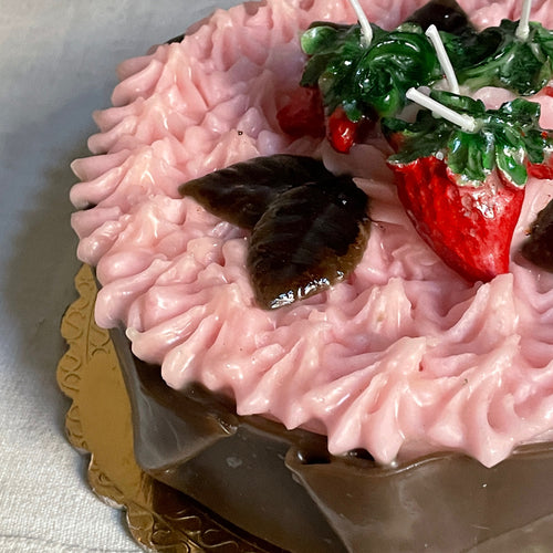 John Derian Torta Al Cartoccio Rosa Chocolate Cake With Strawberries Add To Cart Details 7.5" W X 3" H Paraffin Wax Each Item Will Feature Unique Variations Made In Italy Care Remove All Paper Before Burning. Not Intended For Ch