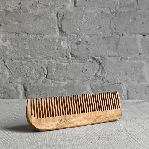 john derian Wooden Comb Add to cart These beautiful wooden combs are manufactured of native beechwood. The wood has anti static properties and thus makes combing very pleasant. Details 5.5" L native beechwood Recycled material