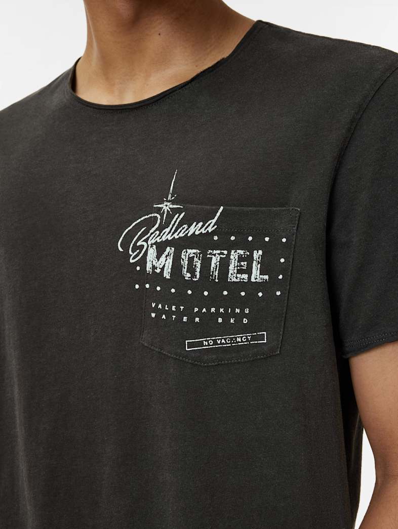 John Varvatos BADLAND SKULL TEE Clothing Tops Graphic Tees BADLAND SKULL TEE CHARCOAL