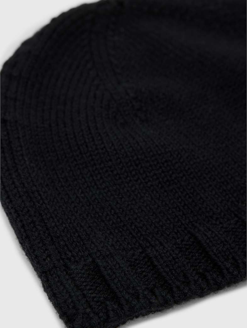 John Varvatos BASICO BEANIE Accessories All Accessories Hats & Gloves BASICO BEANIE BLACK