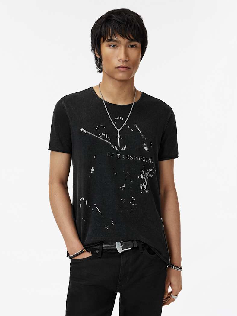 John Varvatos NO TRESSPASSING TEE Clothing Tops Graphic Tees NO TRESSPASSING TEE BLACK