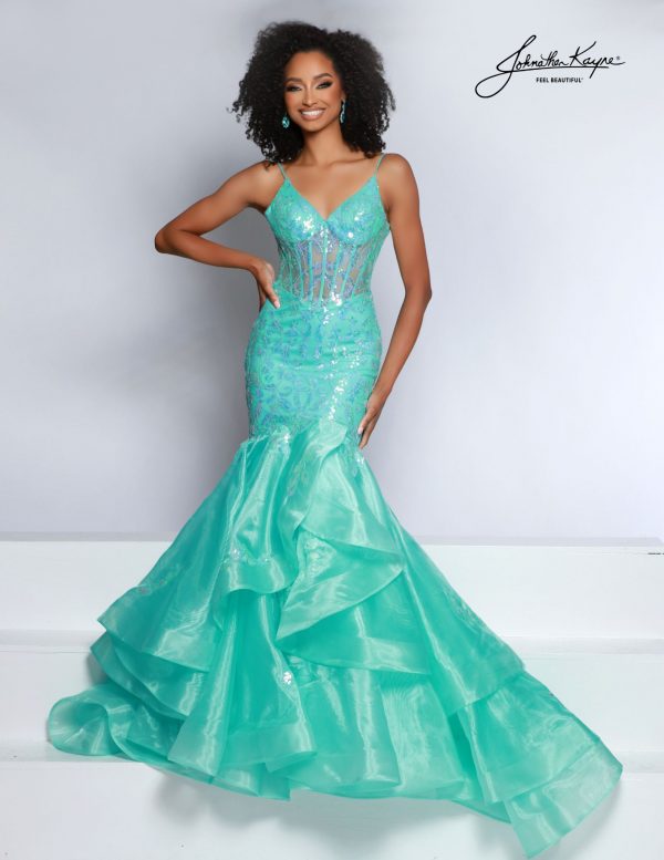 Legends of the Runway DKS3 – KARA SAUN