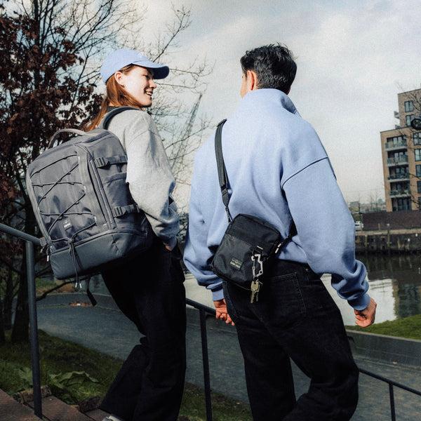 Johnny Urban Shoulder Bag "Jayden" Black