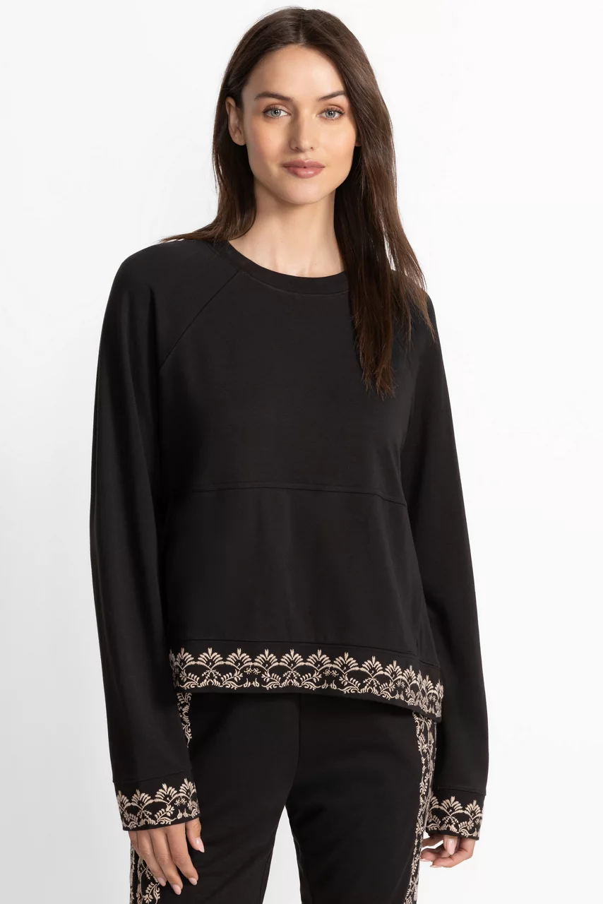 johnny was BEE ACTIVE LONG SLEEVE CREW PULLOVER TEE Black