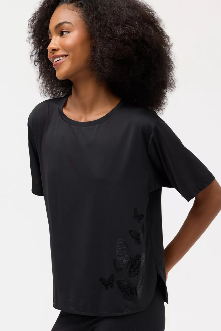 johnny was Bee Active Short Sleeve Oversize Crop Tee Black