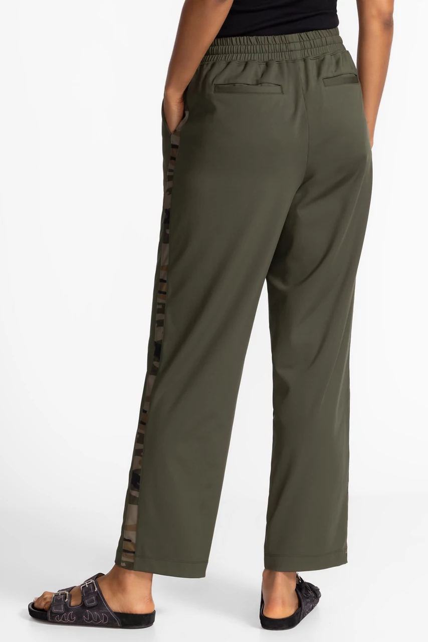 Johnny Was BEE ACTIVE TUXEDO STRIPE TRAVELER PANT Dark Olive
