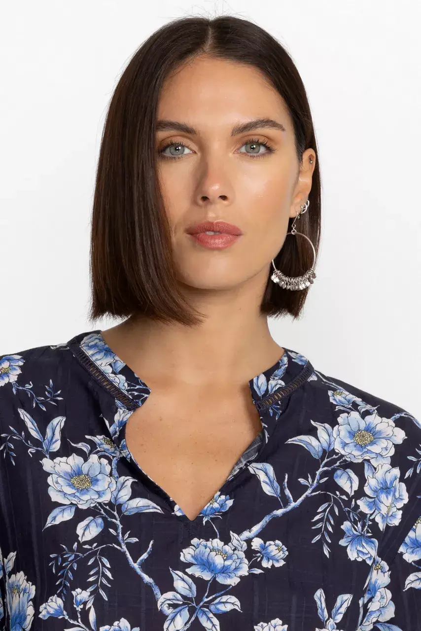 Johnny Was HAMMERED CHARM METAL HOOP EARRING Silver