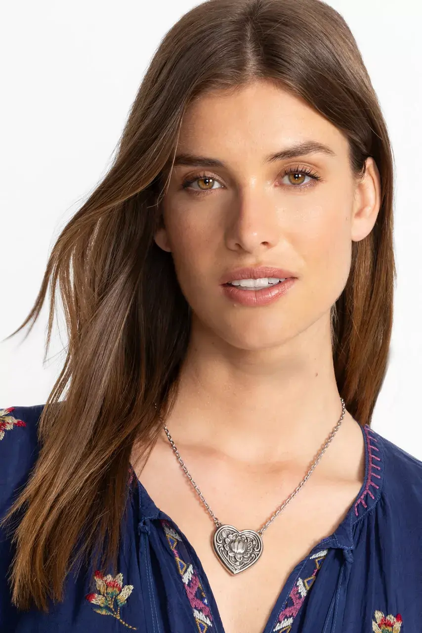 Johnny Was ANTIQUE HEART PENDANT NECKLACE Silver