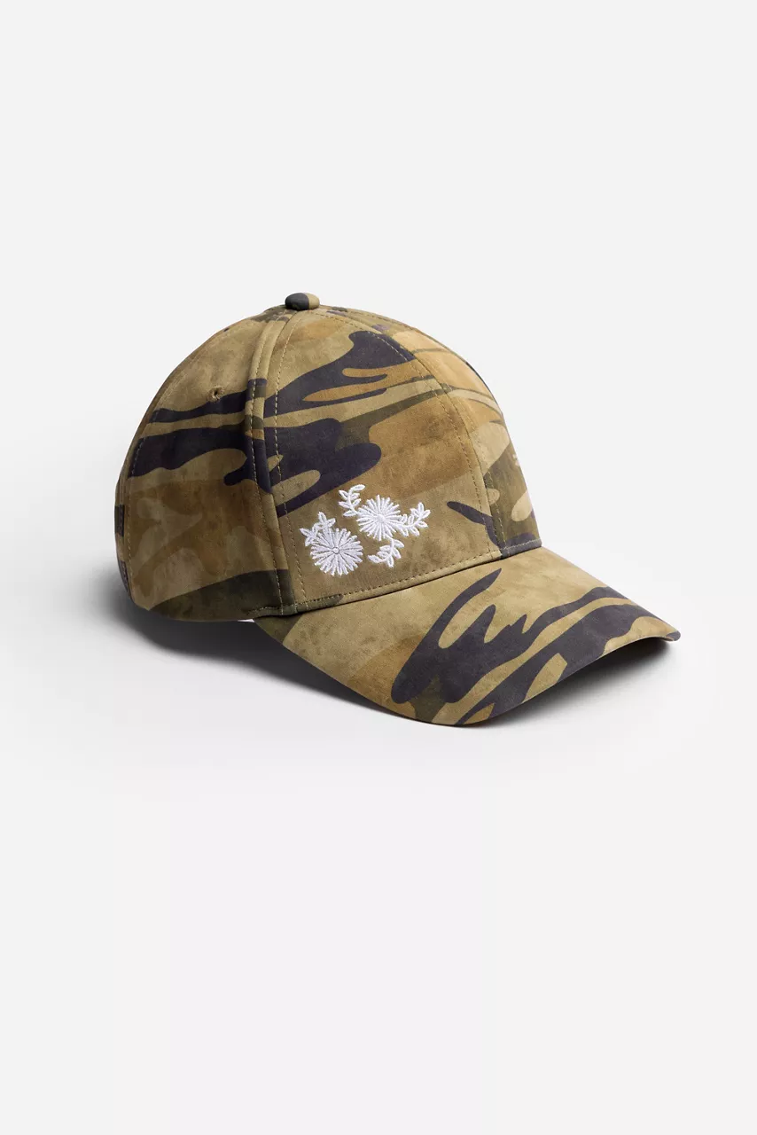 johnny was BEE ACTIVE BASEBALL HAT Molly Camo