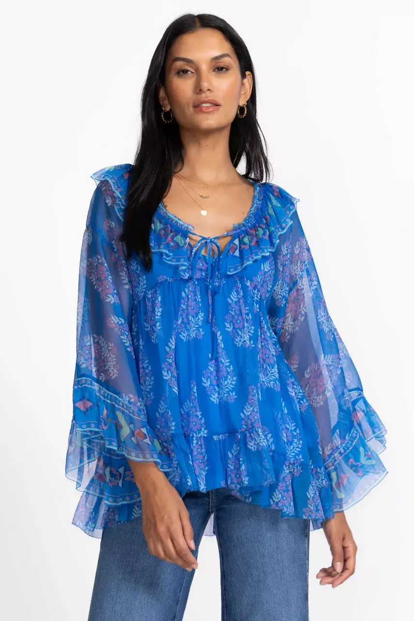 johnny was GAL RUFFLE TIE BLOUSE