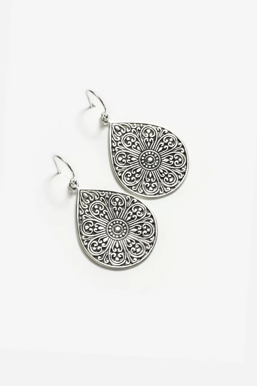 johnny was GLORIOUS TEARDROP EARRINGS Silver