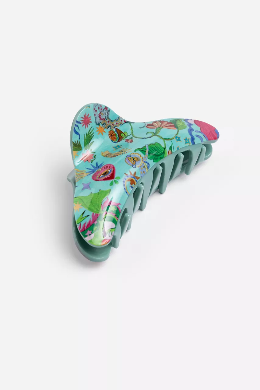 johnny was KAYLA HAIRCLIP Kayla