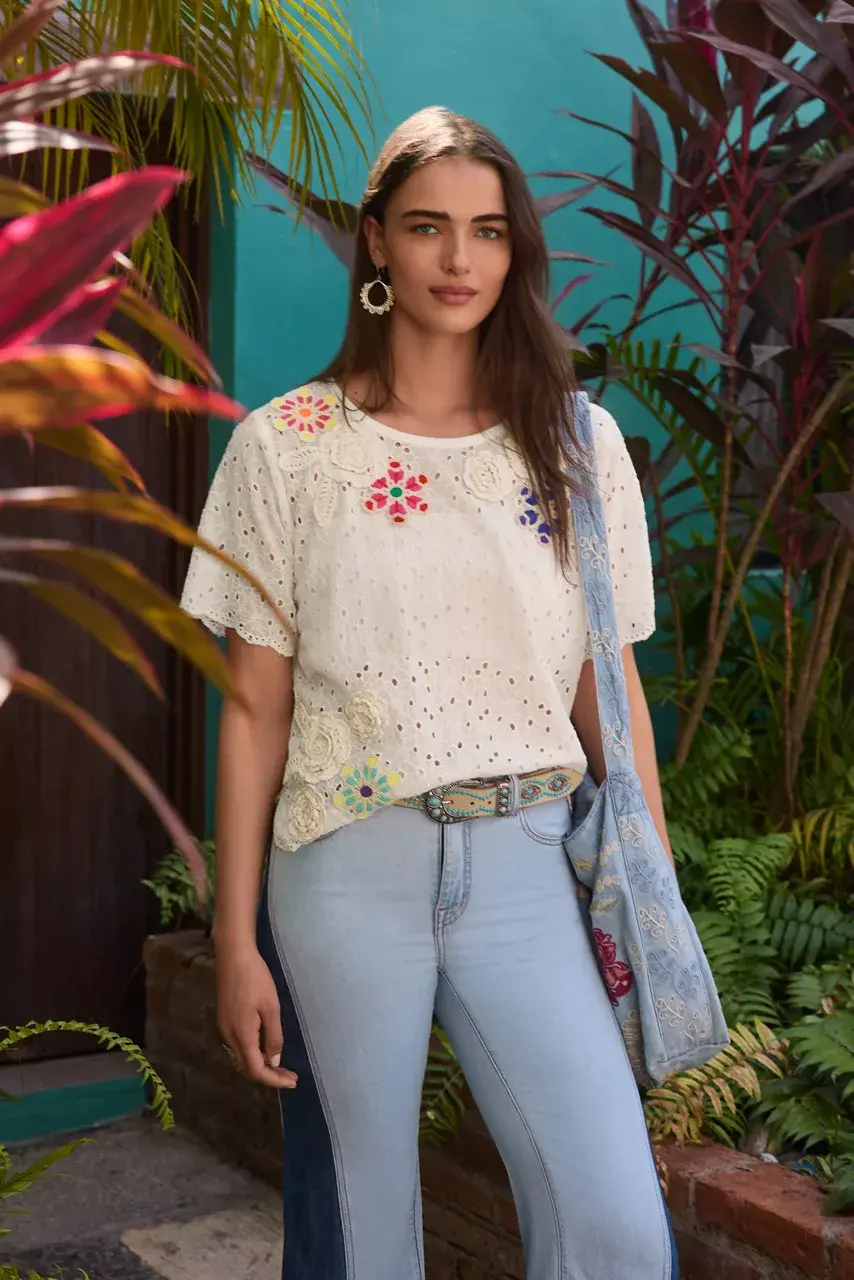 Johnny Was NYDIA APPLIQUE TOP Natural