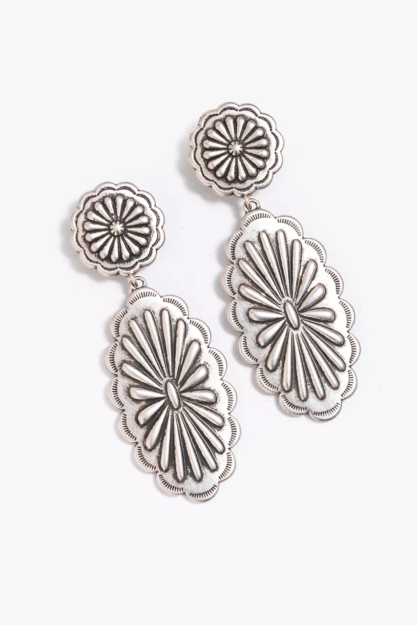 johnny was RIVER RANCH CONCHO EARRING Silver