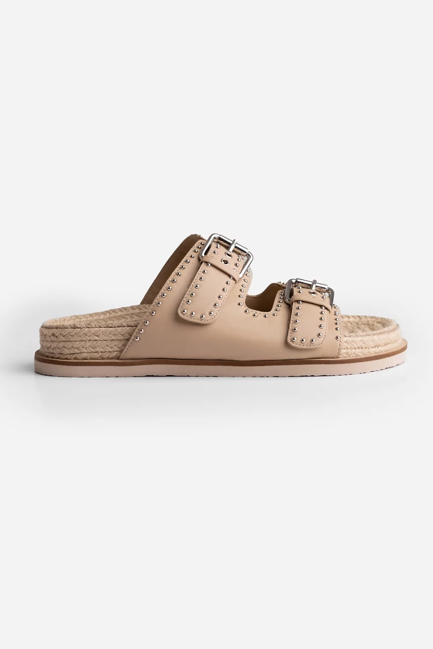 johnny was STUDDED EVERYDAY BUCKLE SLIDE Natural