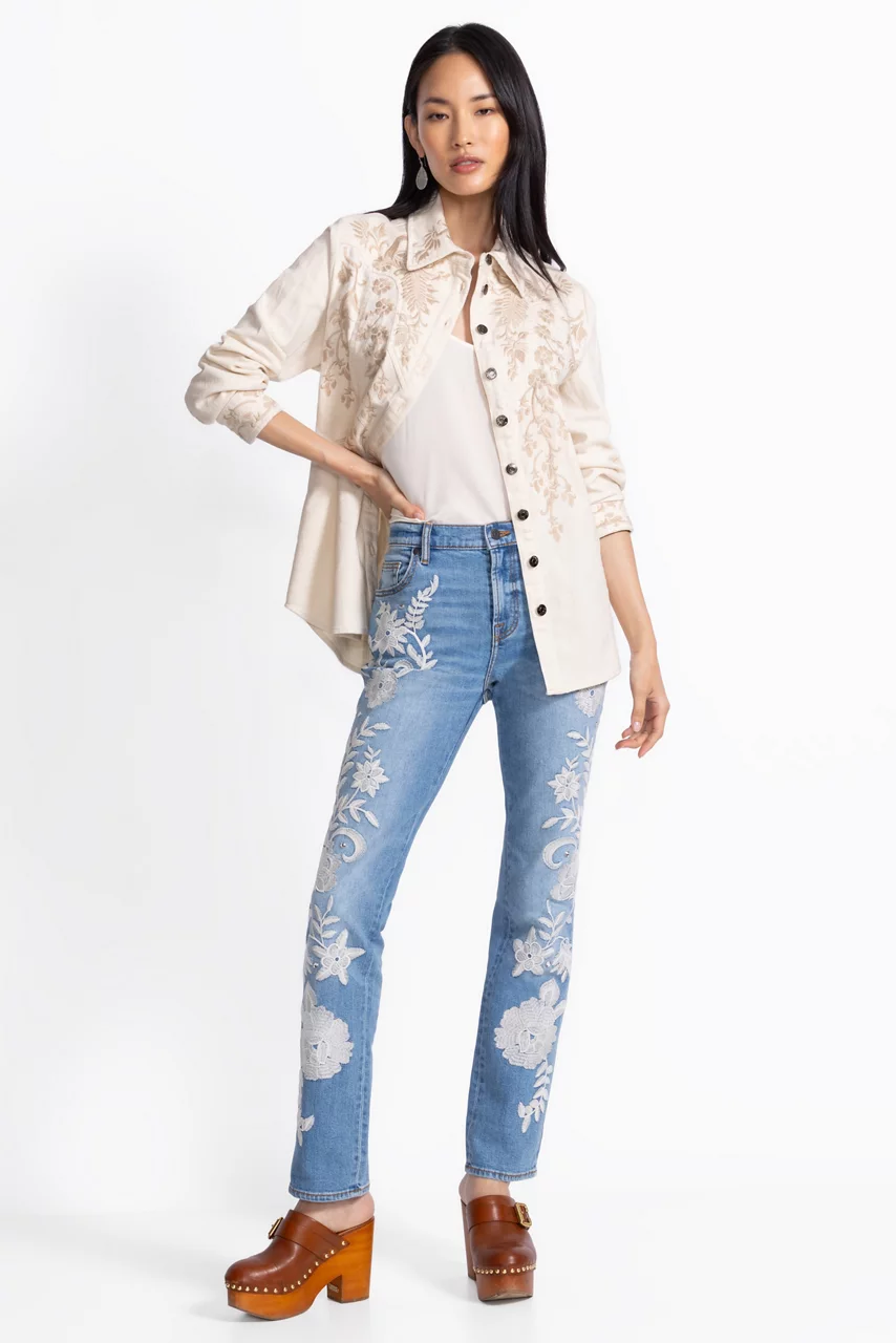 johnny was THE BOYFRIEND JEAN Light Wash