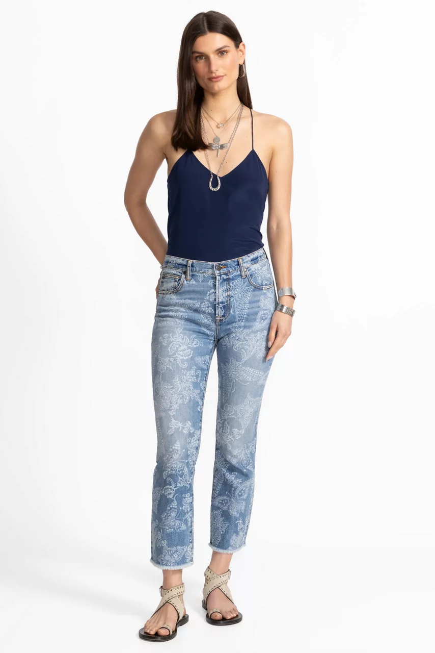 johnny was THE CROPPED BABY BOOT JEAN Light Wash