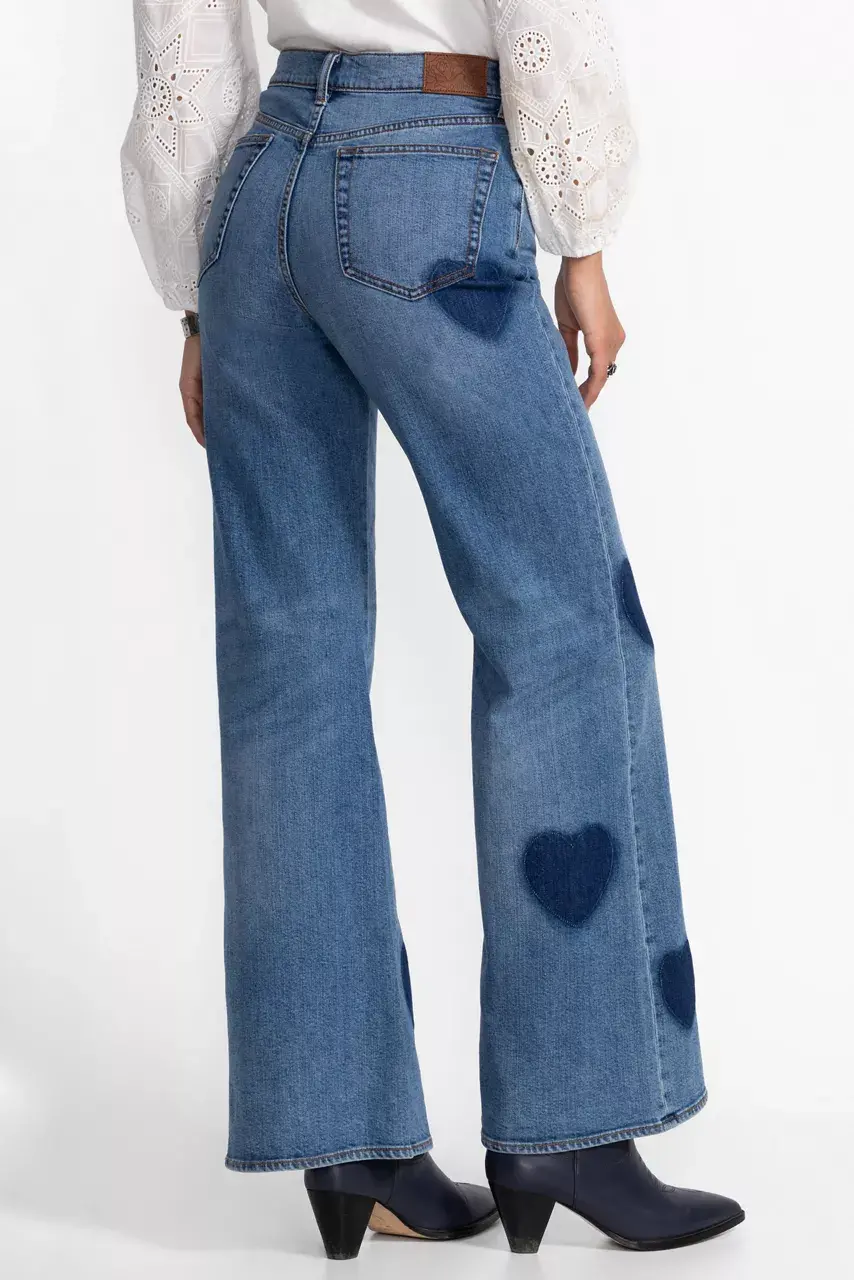 Johnny Was THE STRAIGHT FLARE JEAN Medium Wash