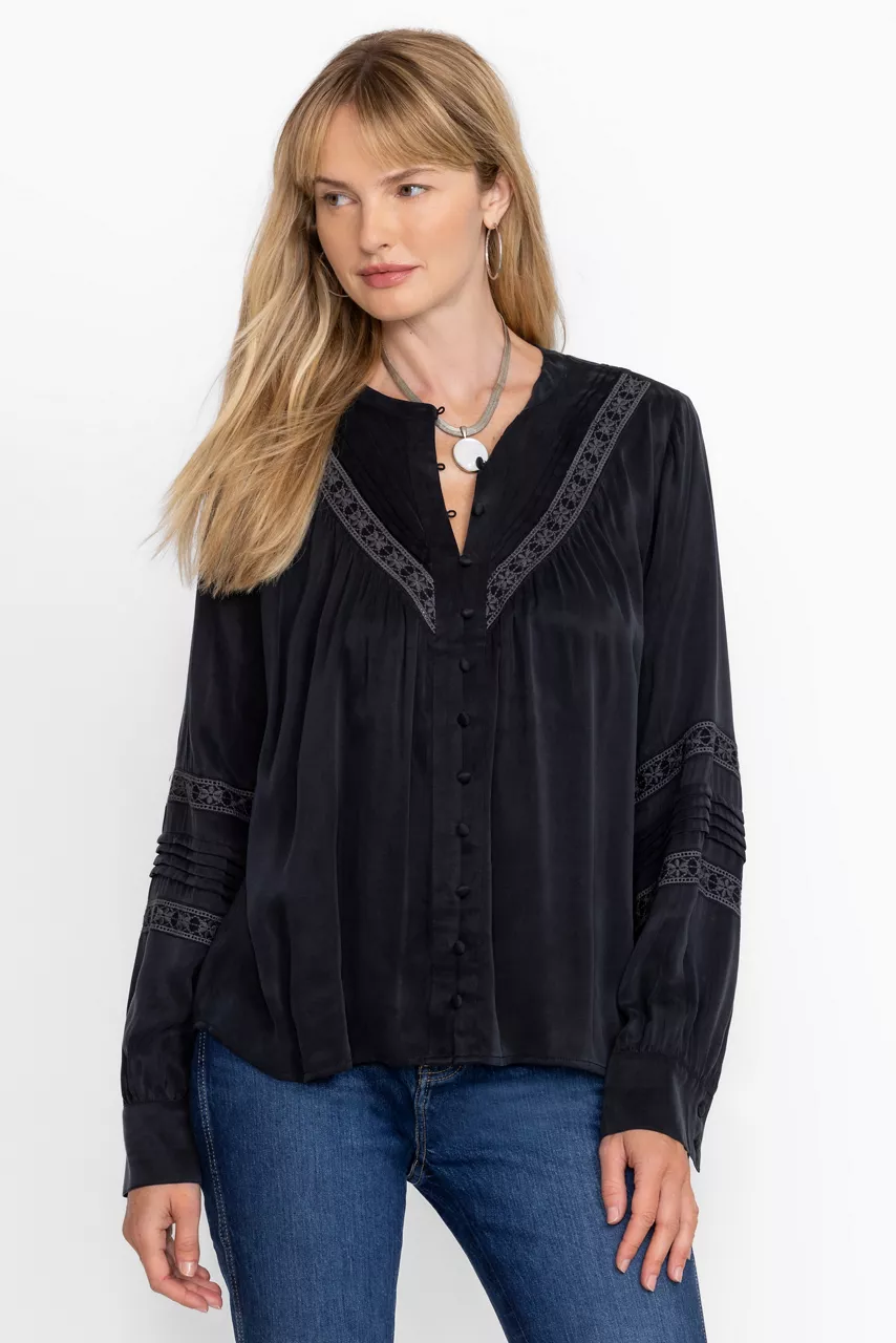johnny was PLEATED BUTTON DOWN TOP WITH SHIRRING Black Beauty