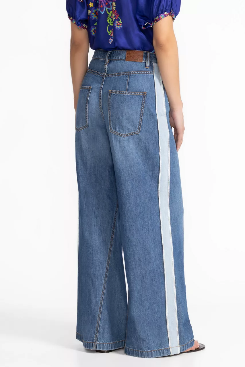 Johnny Was THE BLANKET STITCH WIDE LEG JEAN Medium Wash